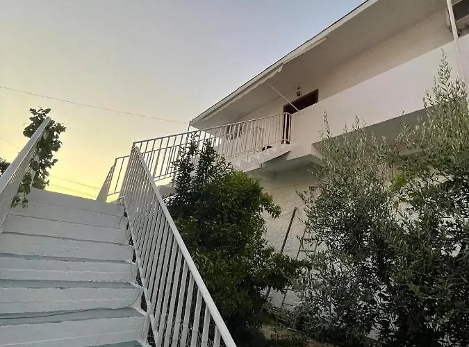 Oasis ベッド・アンド・ブレックファスト ベラト