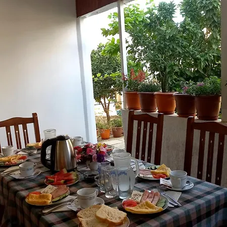 Oasis Panzió Berat